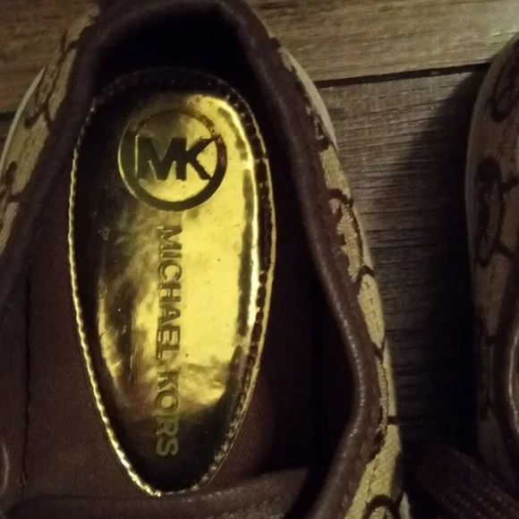 Michael Kors Tan/Brown Canvas Shoes . - Picture 3 of 7